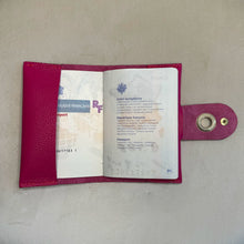 Charger l&#39;image dans la galerie, protège passeport fait main

